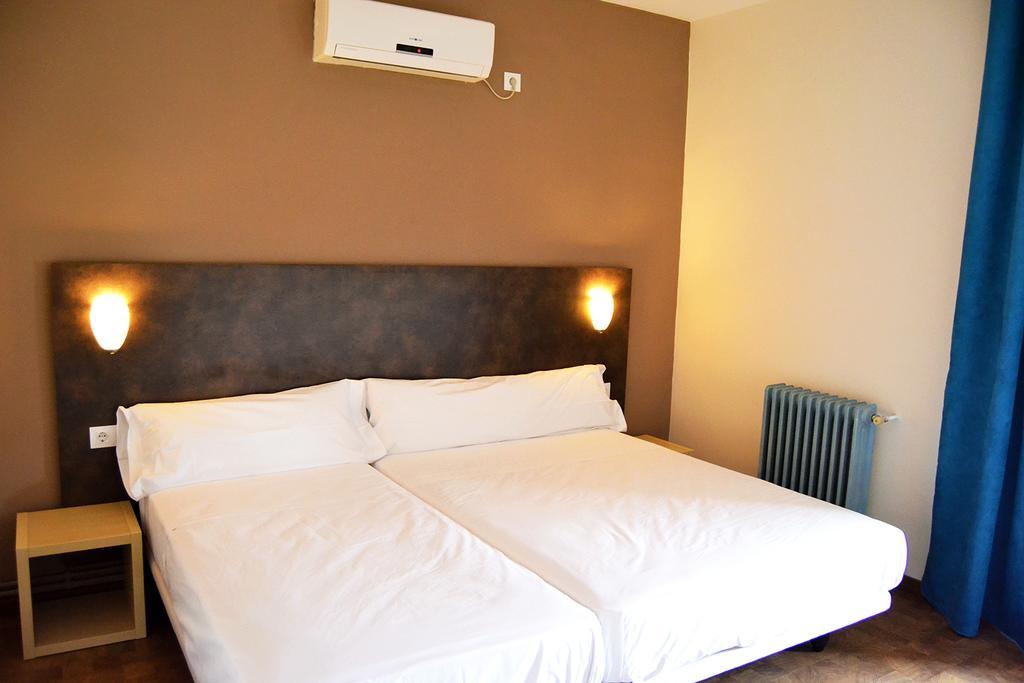 Hostal Restaurante Los Mellizos Guarroman Ngoại thất bức ảnh